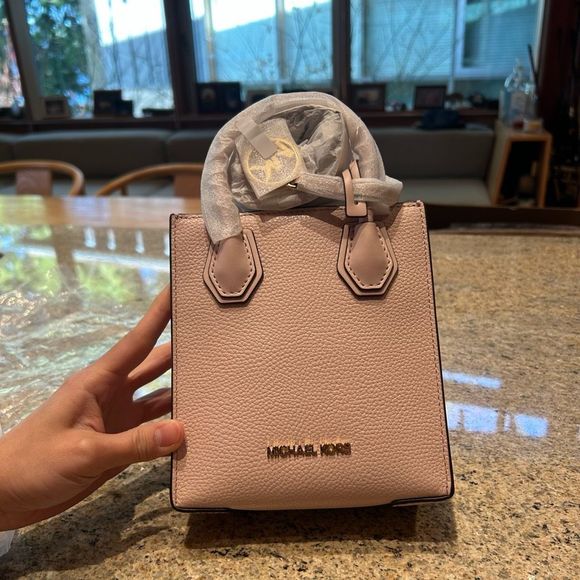 Handbags - NWT MICHAEL KORS Mercer Extra-Small Pebbled Leather Crossbody Bag